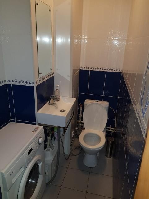 3 комн., 85 м², Монолитно-каркасный, Областная больница, рынок "Манньыаттаах" 10