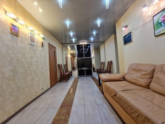 3 комн., 85 м², Монолитно-каркасный, Областная больница, рынок "Манньыаттаах" 2