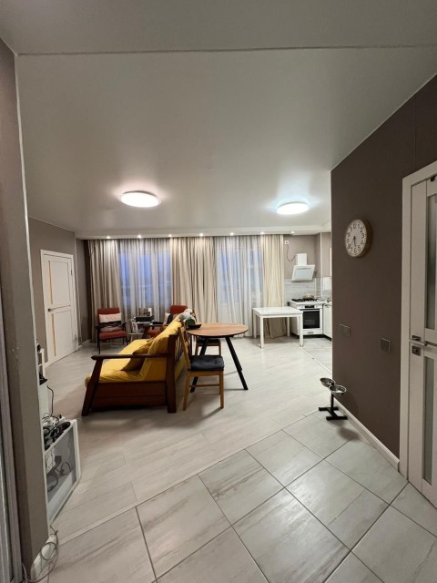 3 комн., Монолитно-каркасный, 103 квартал (Ростелеком) 2