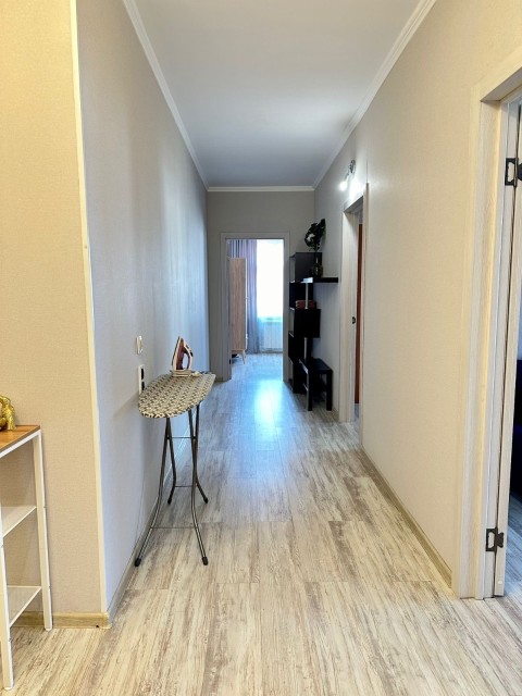 3 комн., 77 м², Монолитно-каркасный, Центр - район пл. Орджоникидзе 5