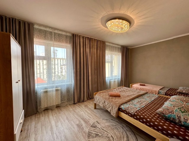 3 комн., 77 м², Монолитно-каркасный, Центр - район пл. Орджоникидзе 9