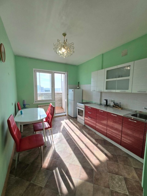 1 комн., 35 м², Блочный, Областная больница, рынок "Манньыаттаах" 5