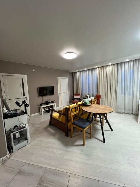 3 комн., Монолитно-каркасный, 103 квартал (Ростелеком) 4