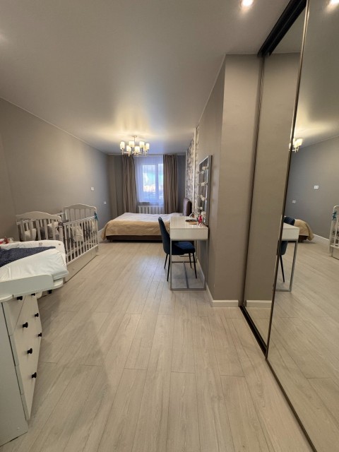 2 комн., 77 м², Инд. планировка, Сахацирк 3