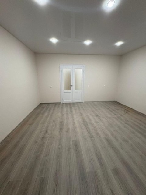 3 комн., Блочный, 26 школа 2