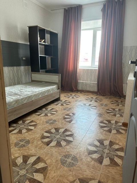 4 комн., 87 м², Блочный, Центр - район пл. Орджоникидзе 8