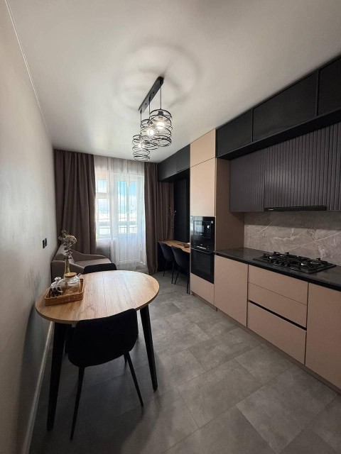 1 комн., 43 м², Монолитно-каркасный, Сахацирк