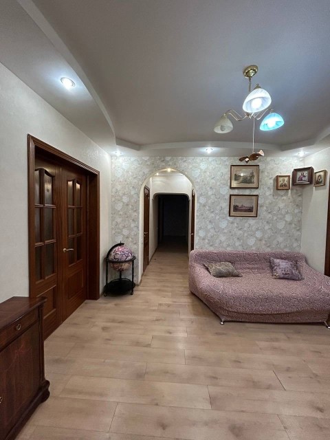 4 комн., 172 м², Блочный, Крытый рынок 13