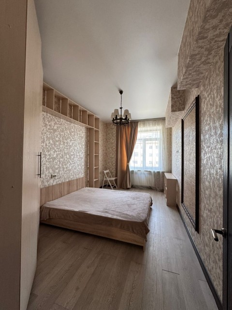 2 комн., 63 м², Сталинка, Центр - район пл. Дружбы 8