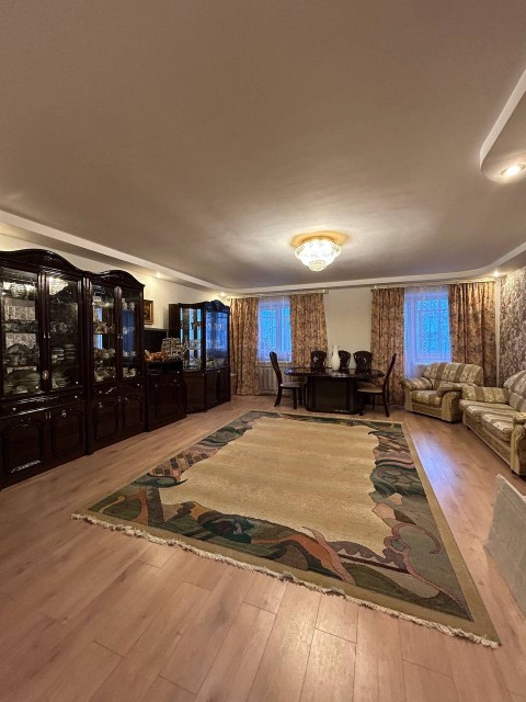 4 комн., 172 м², Блочный, Крытый рынок 2