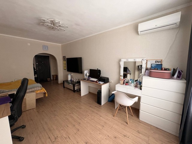 1 комн., 43 м², Монолитно-каркасный, Сахацирк 3