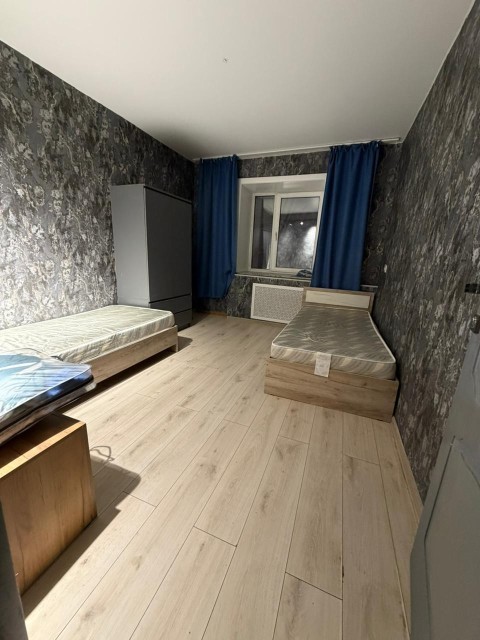 4 комн., 87 м², Блочный, Центр - район пл. Орджоникидзе 6