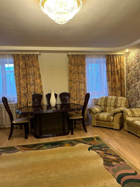 4 комн., 172 м², Блочный, Крытый рынок 3