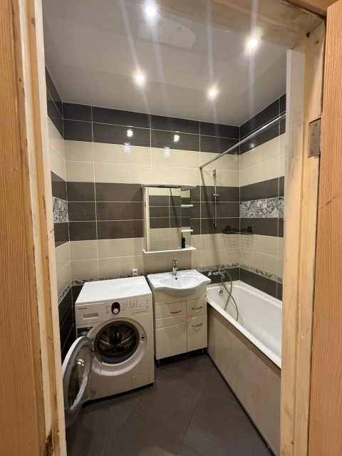 2 комн., 65 м², Монолитно-каркасный, 16 квартал 7