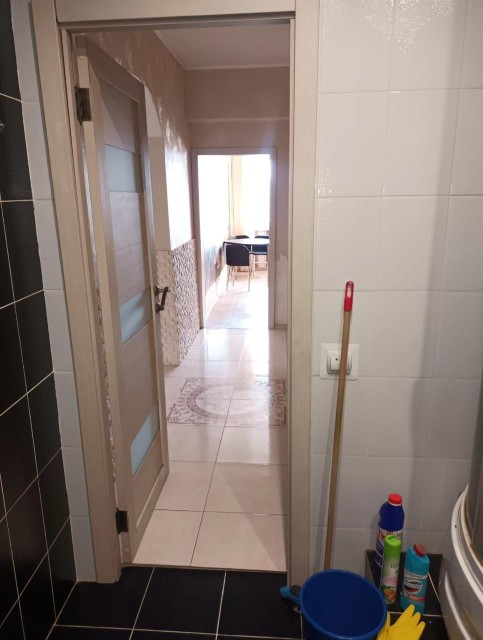 2 комн., 63 м², Блочный, Площадь Победы 8