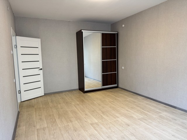 3 комн., 73 м², Блочный, Площадь Победы 5