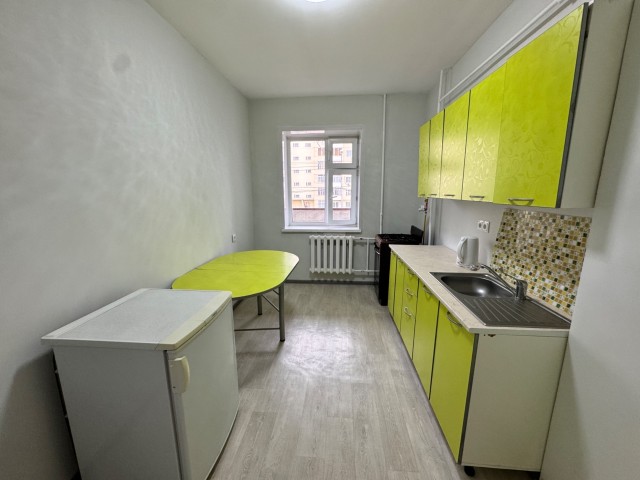 3 комн., 73 м², Блочный, Площадь Победы 4