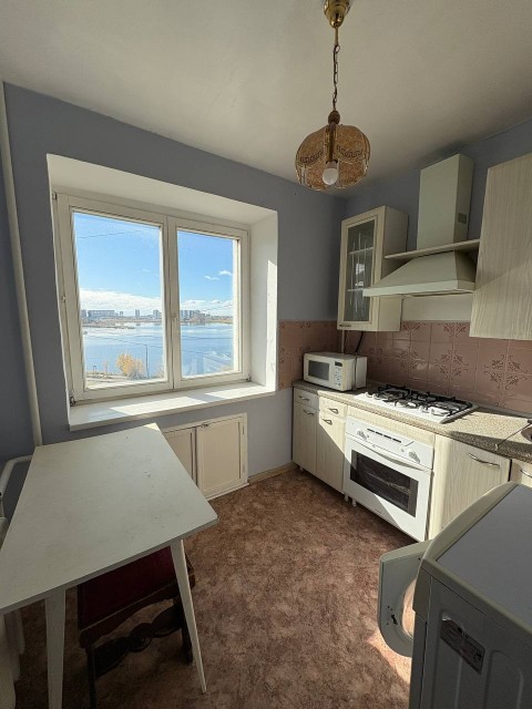 2 комн., 46 м², Блочный, Студгородок