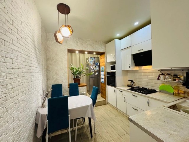 3 комн., 76 м², КПД, Сахацирк 4