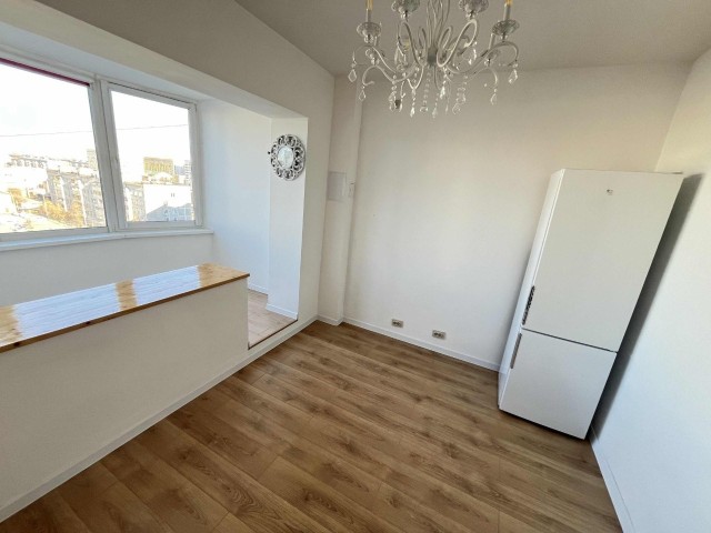 3 комн., 77 м², 112 серия, Дом быта 7