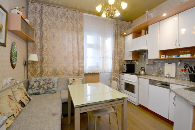 2 комн., 55 м², 112 серия, 202 мкрн. 6