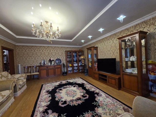 3 комн., 124 м², Монолитно-каркасный, Центр - район пл. Ленина 5