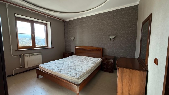 3 комн., 93 м², Инд. планировка, Сахацирк