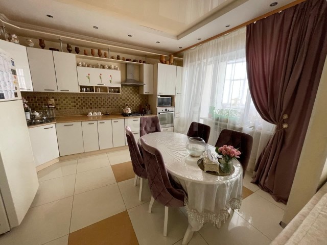 3 комн., 88 м², 112 серия, Сахацирк