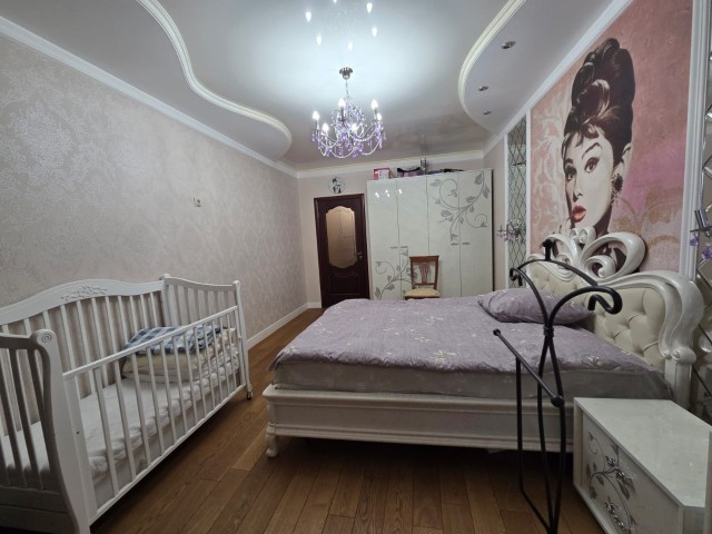 3 комн., 124 м², Монолитно-каркасный, Центр - район пл. Ленина 7