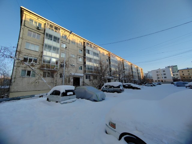 4 комн., Хрущевка, Дом быта 13