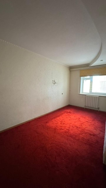 3 комн., 95 м², Блочный, ТЦ "Олонхо" 6