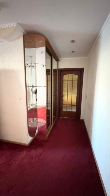 3 комн., 95 м², Блочный, ТЦ "Олонхо" 5