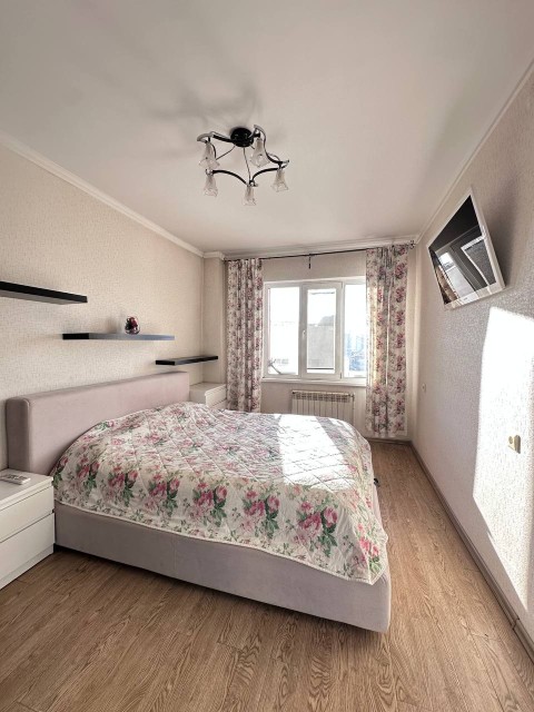 3 комн., Монолитно-каркасный, Центр - район пл. Дружбы 6