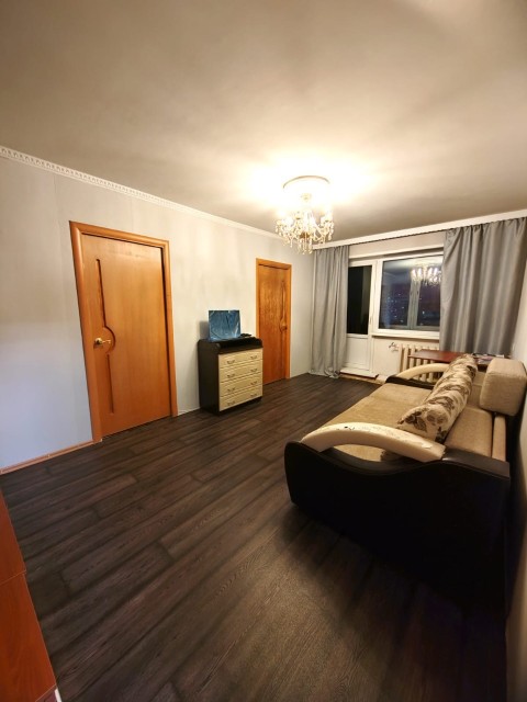 4 комн., Хрущевка, Дом быта 2