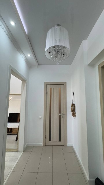 3 комн., Монолитно-каркасный, Центр - район пл. Орджоникидзе 3