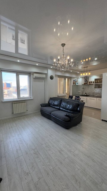 3 комн., Монолитно-каркасный, Центр - район пл. Орджоникидзе