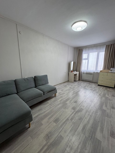 1 комн., 36 м², Монолитно-каркасный, Областная больница, рынок "Манньыаттаах" 5