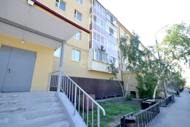 3 комн., 60 м², Хрущевка, Авиапорт 18