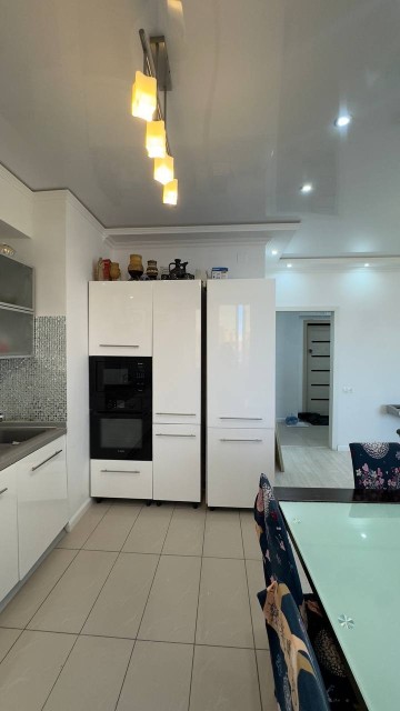 3 комн., Монолитно-каркасный, Центр - район пл. Орджоникидзе 7