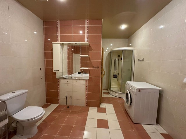 Больше 4 комн., Инд. планировка, Дом быта 17