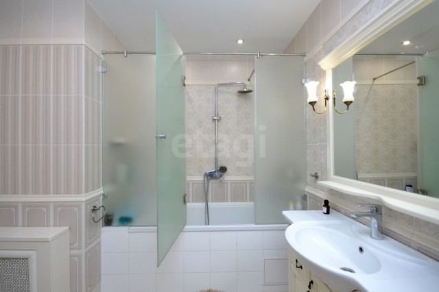 4 комн., 114 м², Монолитно-каркасный, 203 мкрн. 17