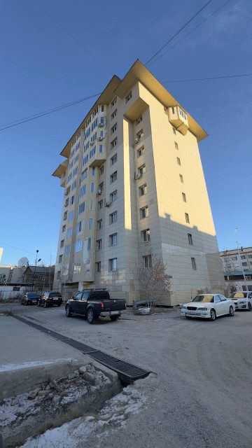 3 комн., Монолитно-каркасный, Центр - район пл. Орджоникидзе 11