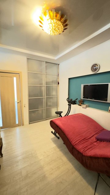 3 комн., Монолитно-каркасный, Центр - район пл. Орджоникидзе 10