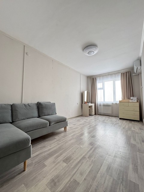 1 комн., 36 м², Монолитно-каркасный, Областная больница, рынок "Манньыаттаах" 4