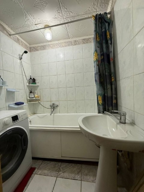 3 комн., 73 м², 112 серия, 202 мкрн. 8