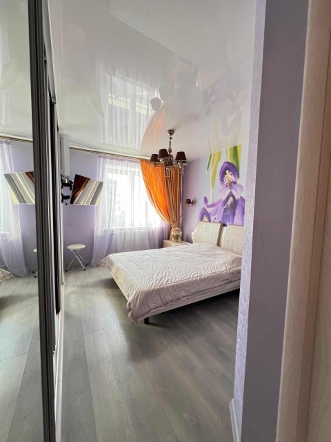 2 комн., 65 м², Монолитно-каркасный, Центр - район пл. Дружбы 2