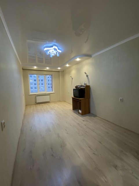 4 комн., 130 м², Монолитно-каркасный, 31 школа 10