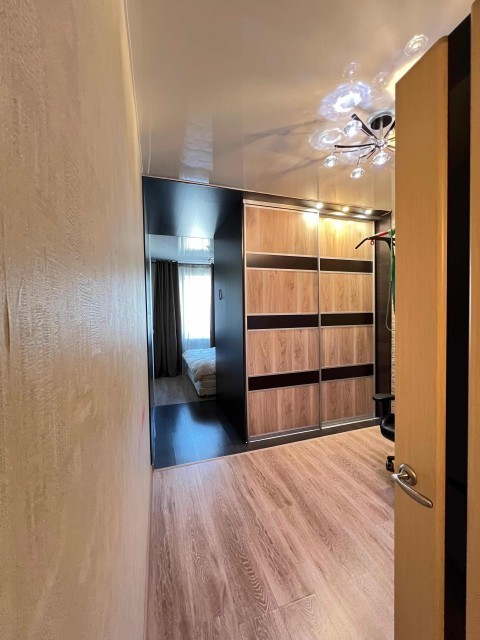 2 комн., 65 м², Монолитно-каркасный, Центр - район пл. Дружбы 8