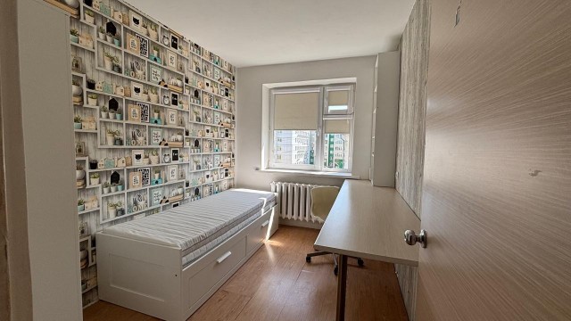 4 комн., 71 м², КПД, Центр - район пл. Орджоникидзе 2