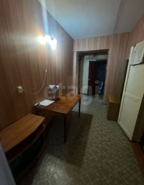 3 комн., 79 м², Блочный, Другие районы 7